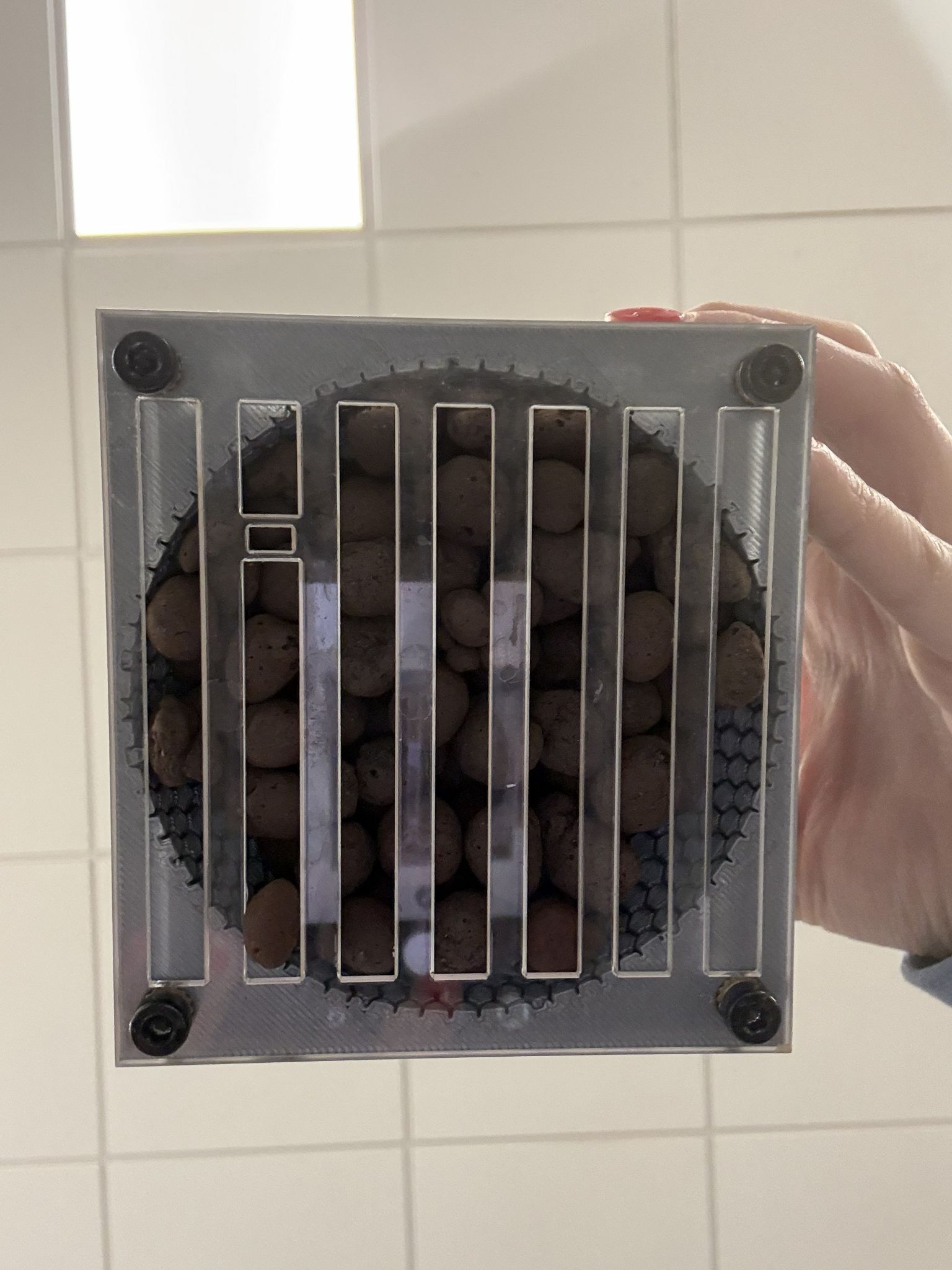 Clay pebble cover — inverted test